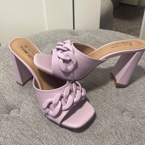 Call it Spring sandal